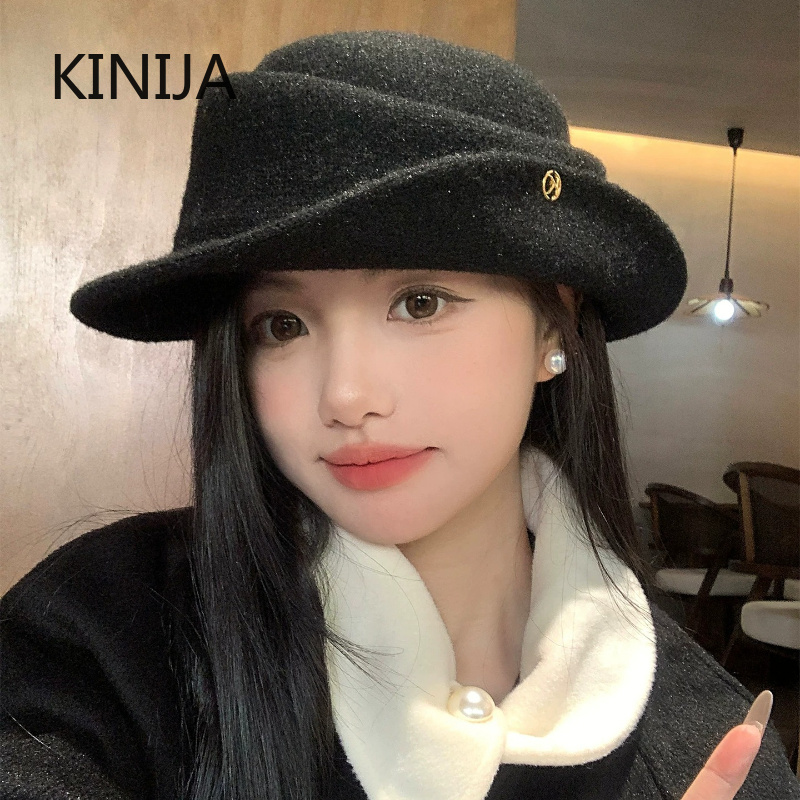 Beret French Wool - หมวกทรงสูงสีดำสไตล์ฝรั่งเศสสุดหรูสำหรับผู้หญิง หมวกขนสัตว์ขอบม้วนสำหรับฤดูใบไม้ร่วงและฤดูหนาว หมวกทรงชาวประมงสไตล์เฮปเบิร์น เหมาะสำหรับงานแต่งงาน โบสถ์ และงานเลี้ยงน้ำชา